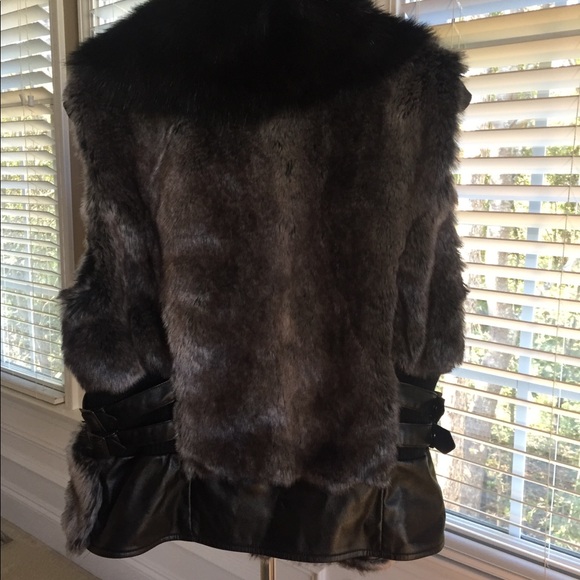 Faux Fur Vest - Picture 2 of 4